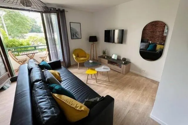 Apartment Beau & Grand T2, Balcon, Parking Au Calme *